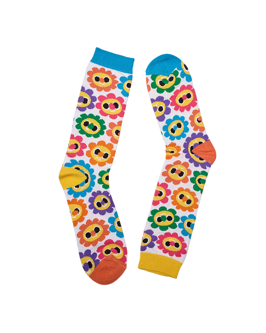CALCETINESEMODIAZ, diseños divertidos de muchos colores, estampado colorido de flores con carita, moda original, estampados originales tallas reales, ropa favorecedora, Estilo sostenible Madrid.
