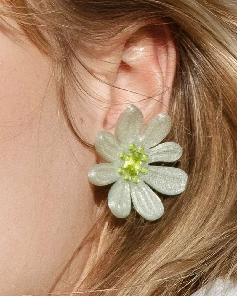 Pendientes de flor en verde claro