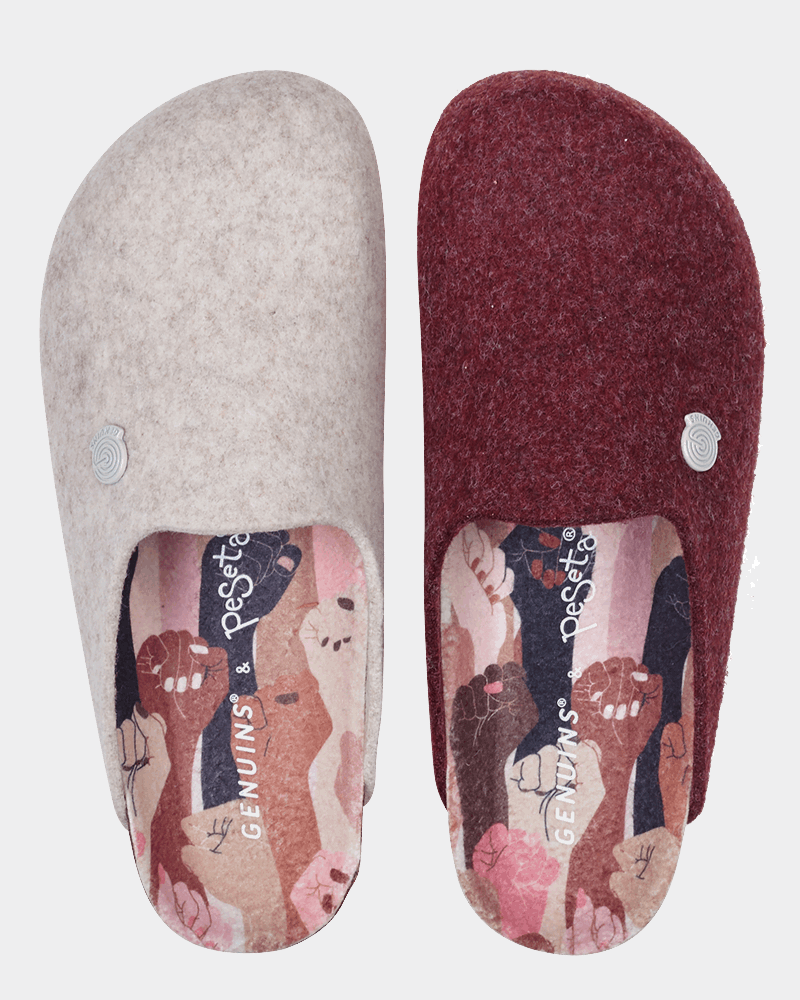 Zuecos coloridos asimétricos reciclados GENUINS x peSeta. #ecofriendly #animalfree PETA vegan approved. Zapatillas hechas en España. Producción sostenible.