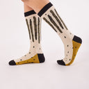 Calcetines Marta Botas - peSeta, color beige, amarillo y azul oscuro, estampado rayas y triangulos grises. tiendas en Madrid, series limitadas