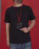 peSeta-PET-cartera-peq-espacialf, Carterita pequeña pero ultra versátil.
Cada modelo es casi único por la disposición del estampado.
estampado galactico con constelaciones coloridas sobre fondo negro, marca unisex,
regalos